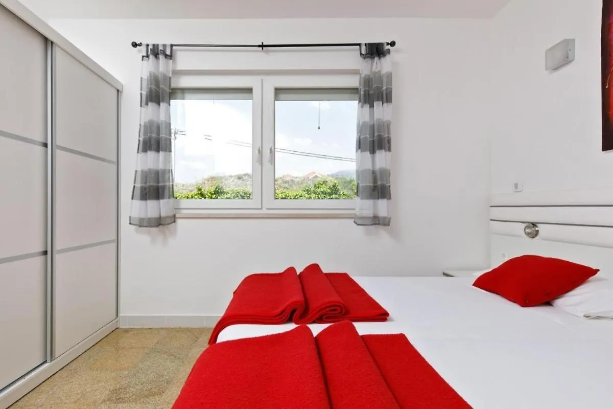 Beach Apartments In Stobrec Split